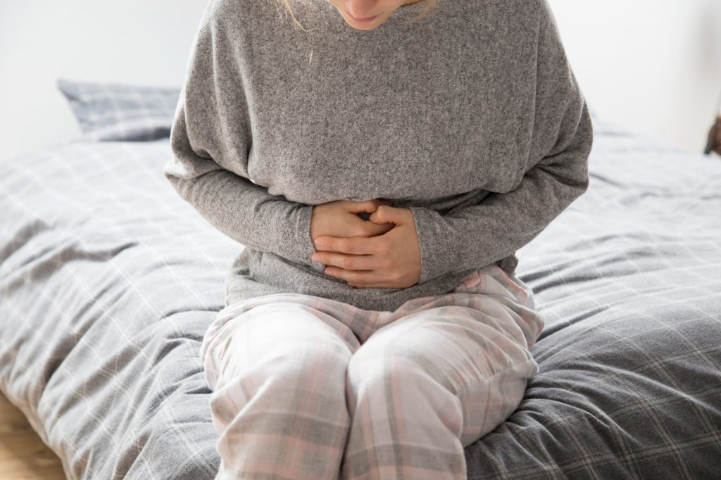 Dolor abdominal intenso: cuándo puede ser una señal de alerta